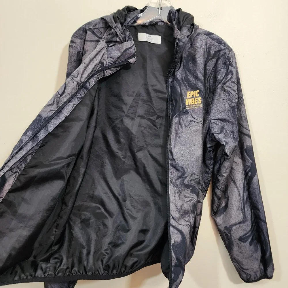H & M marble tie dyed Epic Vibes windbreaker jacket w/ detatchable‎ hood boys 20